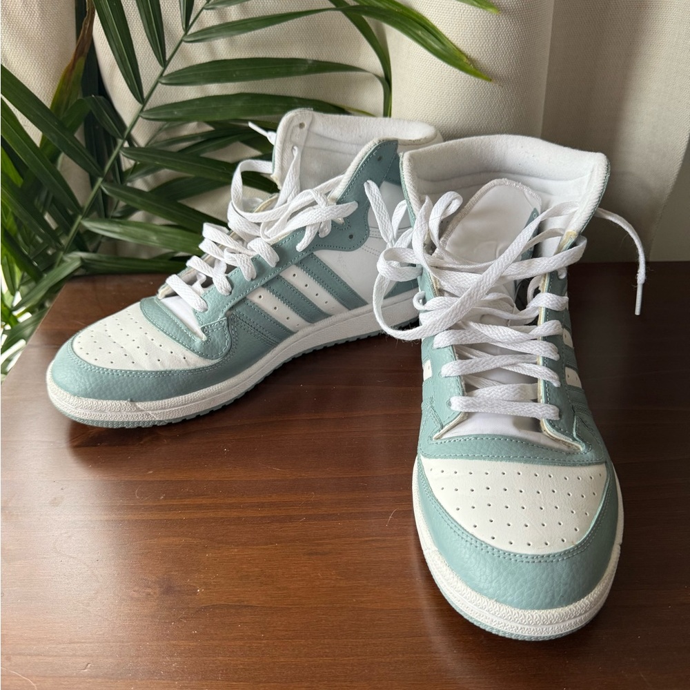 Adidas men size 11